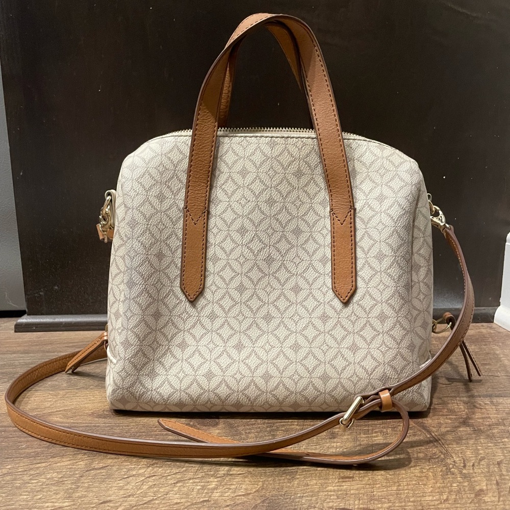 Fossil purse and wallet